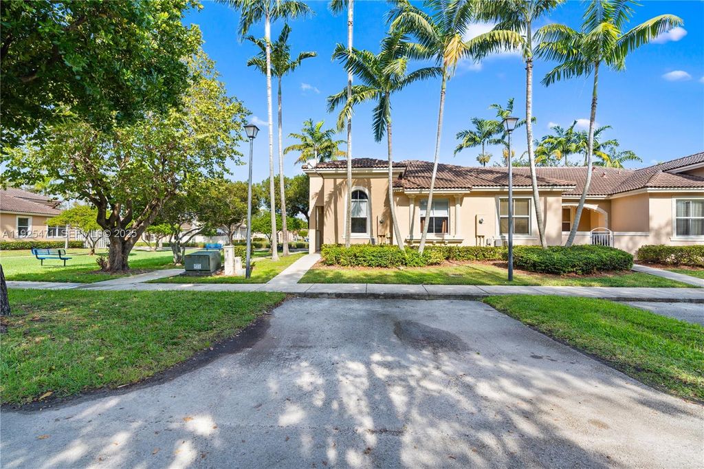 10997 SW 238th TER, Homestead, FL 33032