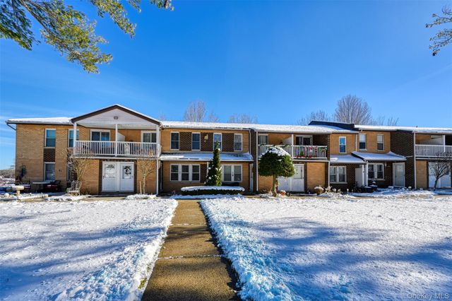 64 Artist Lake Drive, Middle Island, NY 11953