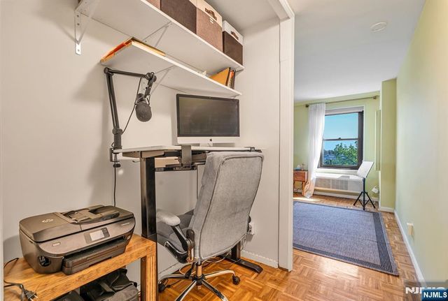 2352 Linwood Avenue 6C, Fort Lee, NJ 07024