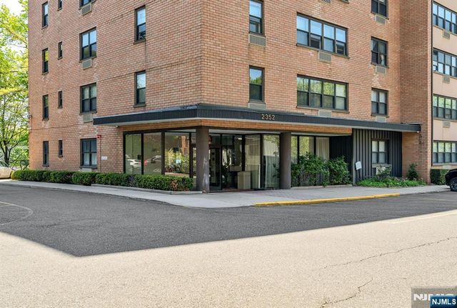 2352 Linwood Avenue 6C, Fort Lee, NJ 07024