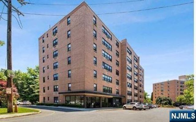 2352 Linwood Avenue 6C, Fort Lee, NJ 07024