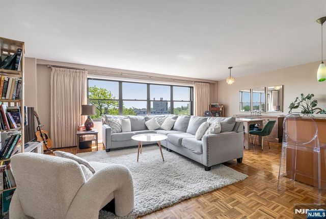 2352 Linwood Avenue 6C, Fort Lee, NJ 07024