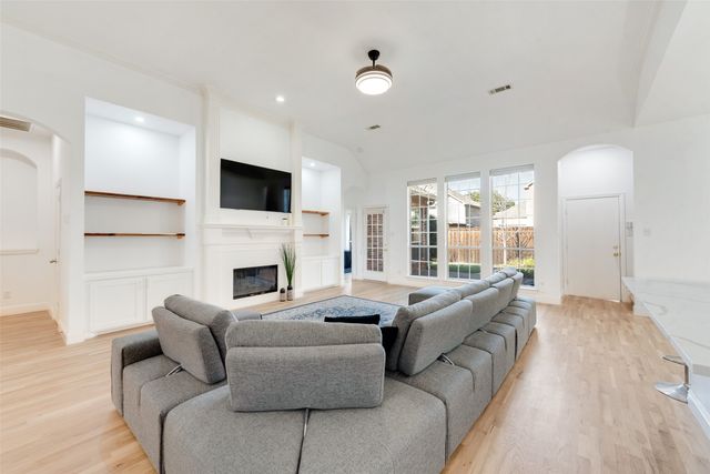 2314 Barret Drive, Frisco, TX 75033