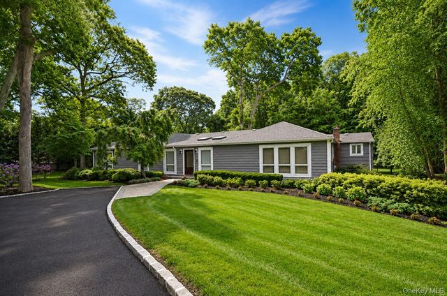 4 Durham Drive, Dix Hills, NY 11746