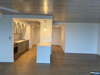 1077 River Road 401N, Edgewater, NJ 07020