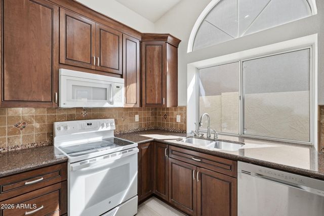 8461 W ROSEMONTE Drive, Peoria, AZ 85382