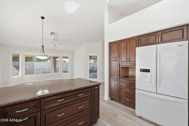 8461 W ROSEMONTE Drive, Peoria, AZ 85382