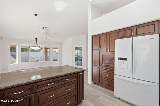 8461 W ROSEMONTE Drive, Peoria, AZ 85382