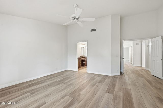 8461 W ROSEMONTE Drive, Peoria, AZ 85382