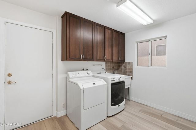 8461 W ROSEMONTE Drive, Peoria, AZ 85382