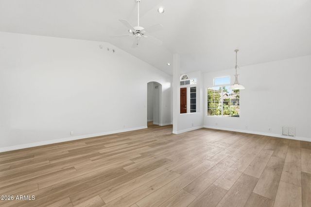 8461 W ROSEMONTE Drive, Peoria, AZ 85382