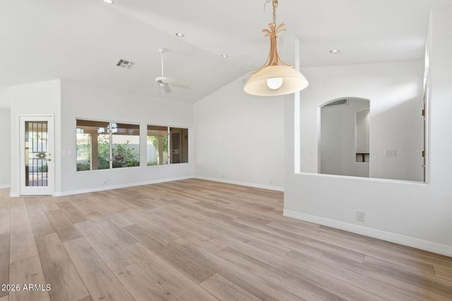 8461 W ROSEMONTE Drive, Peoria, AZ 85382
