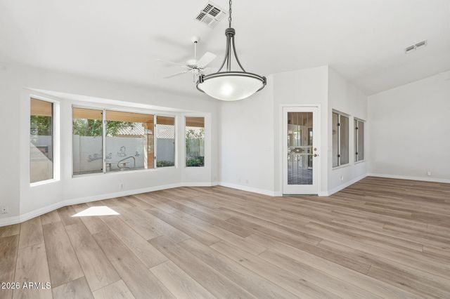 8461 W ROSEMONTE Drive, Peoria, AZ 85382