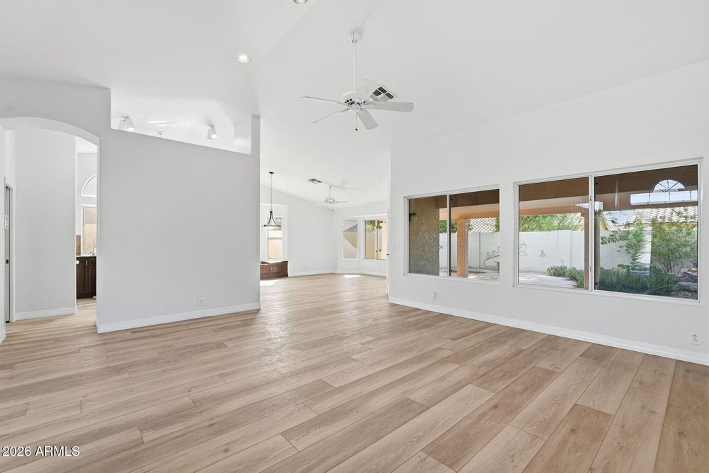 8461 W ROSEMONTE Drive, Peoria, AZ 85382 — photo 5