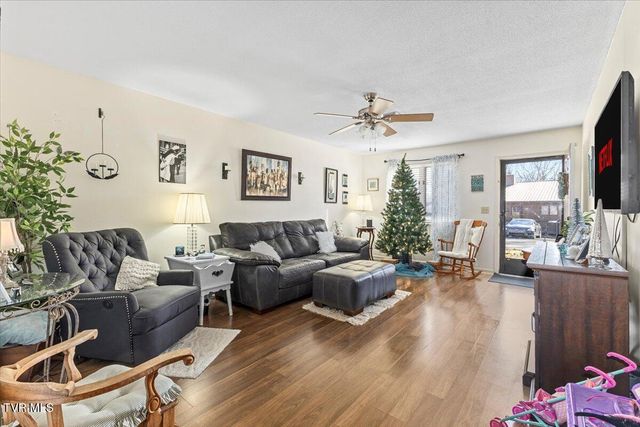 1141 East Timbers E 1141, Greeneville, TN 37745