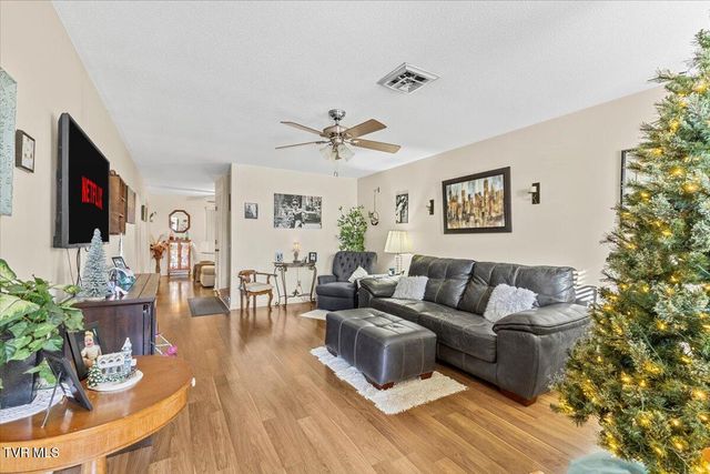 1141 East Timbers E 1141, Greeneville, TN 37745