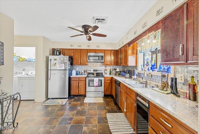 1141 East Timbers E 1141, Greeneville, TN 37745