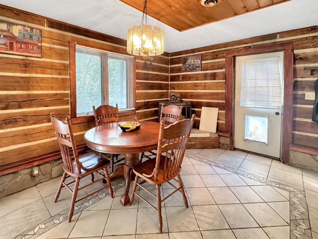 480 Hickman Shores Rd, Dover, TN 37058