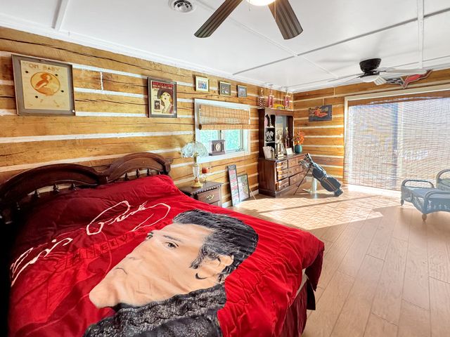 480 Hickman Shores Rd, Dover, TN 37058