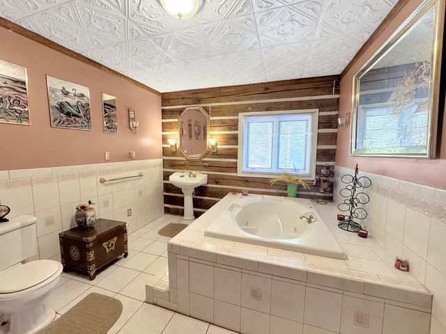 480 Hickman Shores Rd, Dover, TN 37058