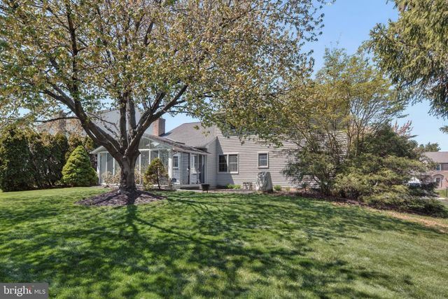 1747 COLONY DR, Wyomissing, PA 19610