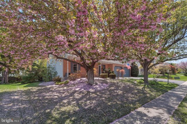 1747 COLONY DR, Wyomissing, PA 19610