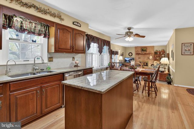 1747 COLONY DR, Wyomissing, PA 19610