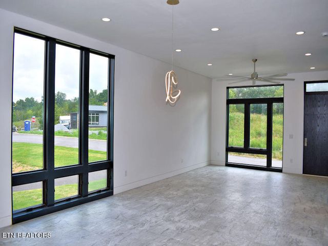 206 Granite Drive, Sevierville, TN 37876