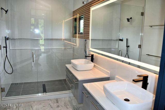 206 Granite Drive, Sevierville, TN 37876