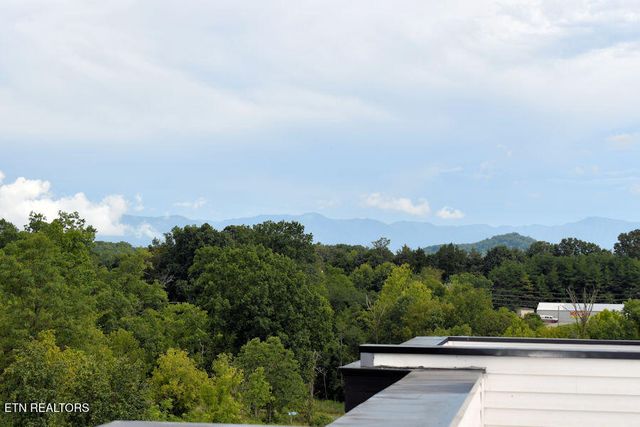 206 Granite Drive, Sevierville, TN 37876