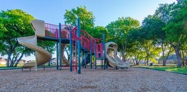 708 Creekside Drive, Little Elm, TX 75068