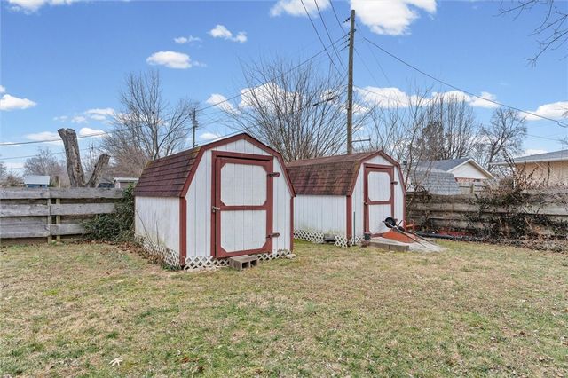 1915 Dee Avenue, Springdale, AR 72762