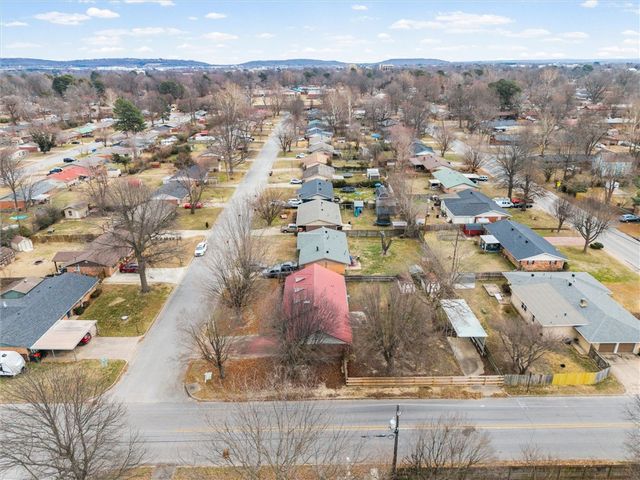 1915 Dee Avenue, Springdale, AR 72762