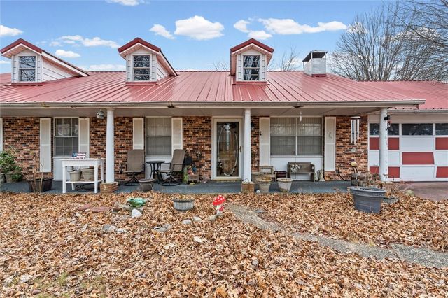 1915 Dee Avenue, Springdale, AR 72762