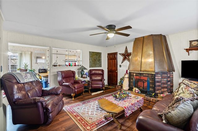 1915 Dee Avenue, Springdale, AR 72762