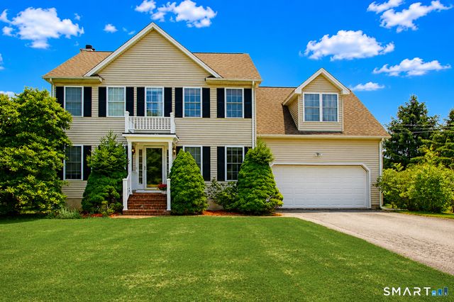 4 Meadow Road, Newtown, CT 06470