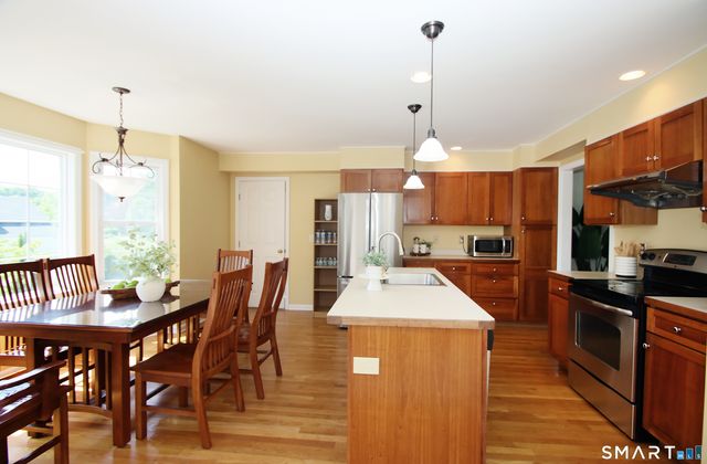 4 Meadow Road, Newtown, CT 06470