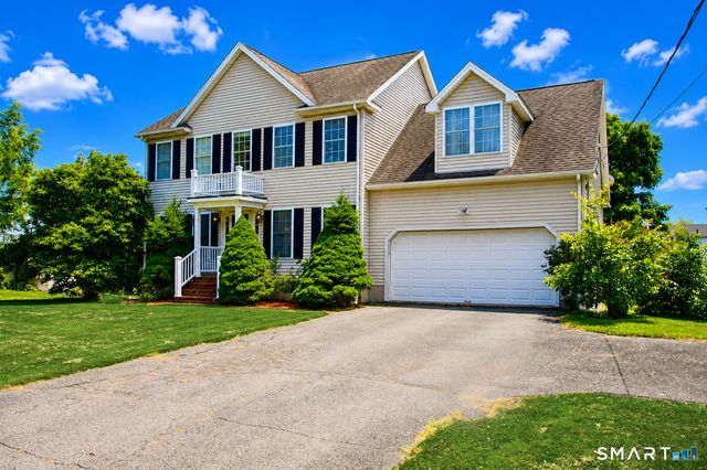 4 Meadow Road, Newtown, CT 06470