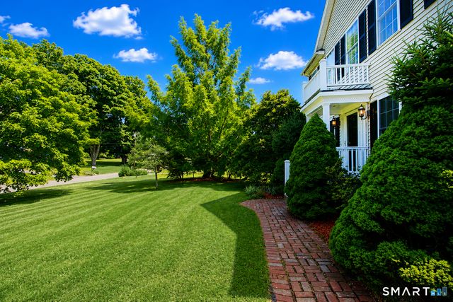 4 Meadow Road, Newtown, CT 06470