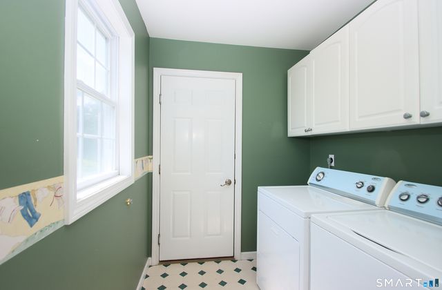 4 Meadow Road, Newtown, CT 06470