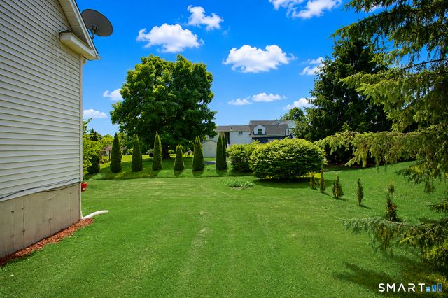 4 Meadow Road, Newtown, CT 06470