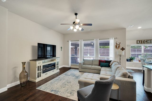 1505 Park Meadow Drive, Midlothian, TX 76065