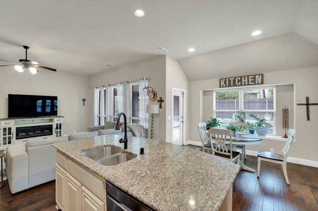 1505 Park Meadow Drive, Midlothian, TX 76065