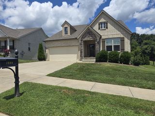 2008 Hedgelawn Dr, Lebanon, TN 37090