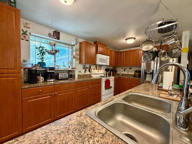 52495 Lost Ponderosa Road, La Pine, OR 97739