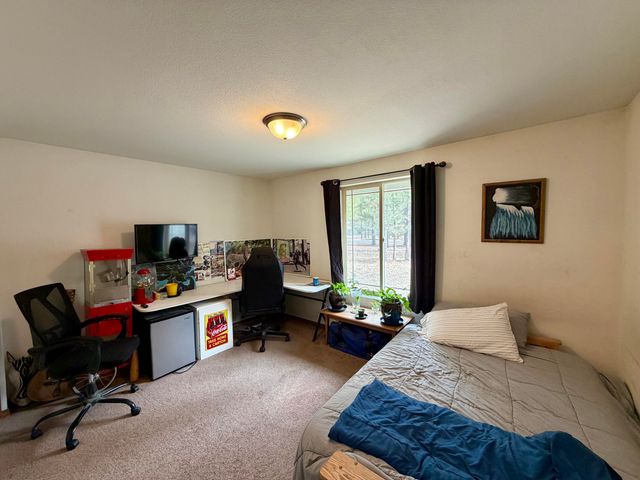 52495 Lost Ponderosa Road, La Pine, OR 97739