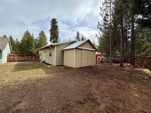 52495 Lost Ponderosa Road, La Pine, OR 97739