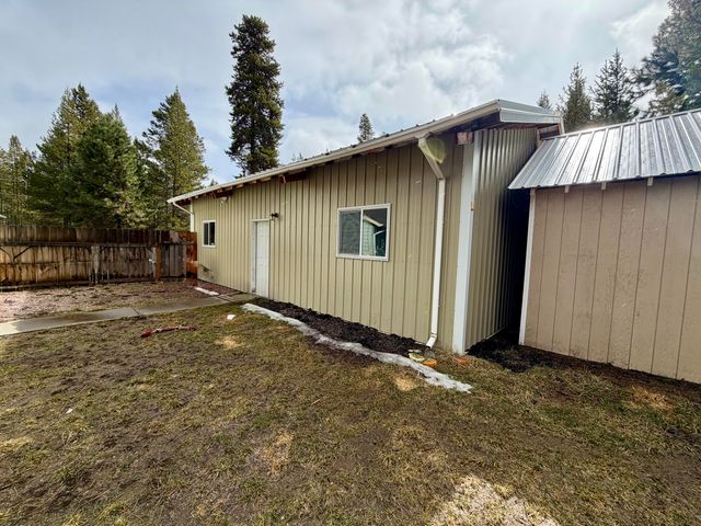 52495 Lost Ponderosa Road, La Pine, OR 97739