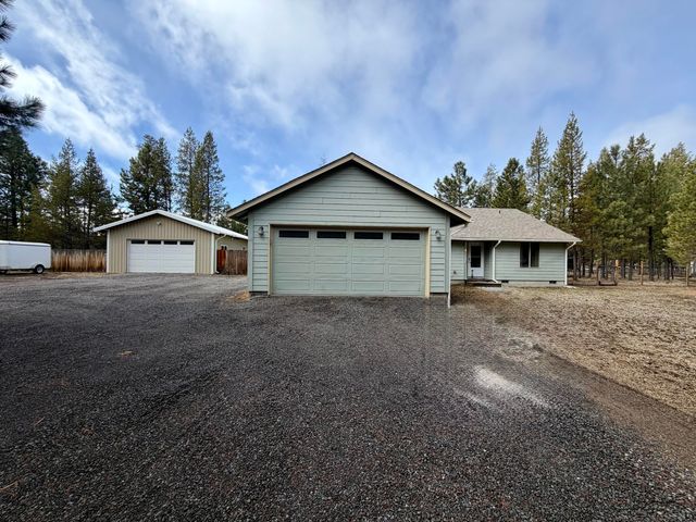52495 Lost Ponderosa Road, La Pine, OR 97739