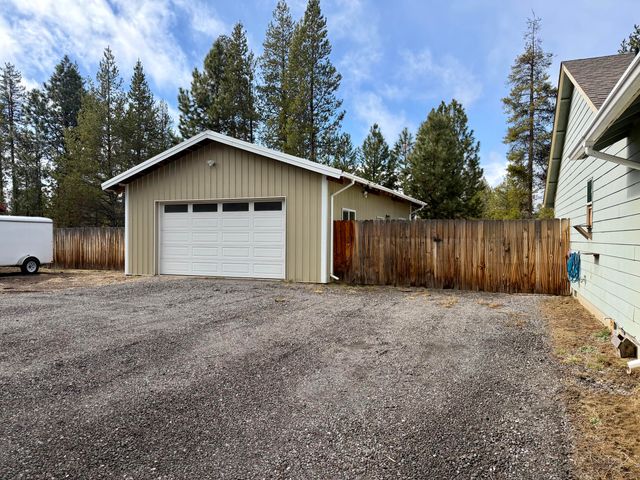 52495 Lost Ponderosa Road, La Pine, OR 97739